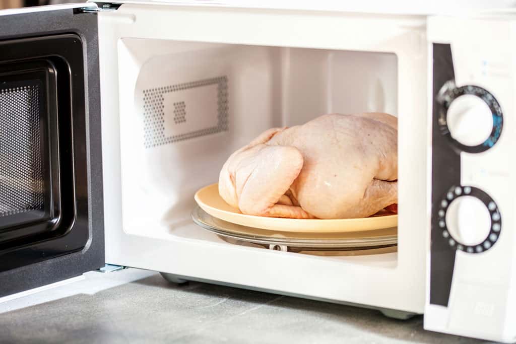 how long to cook undercooked chicken in microwave
