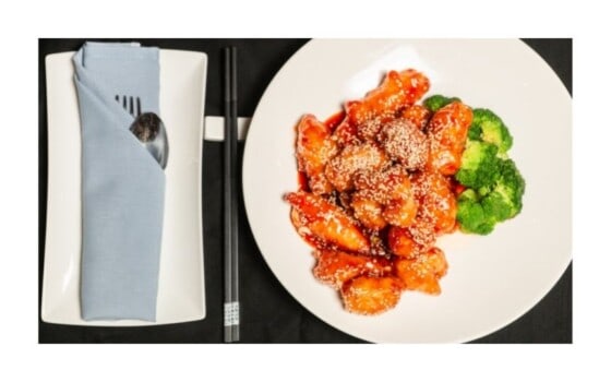 comparison between sasame and general tso chicken